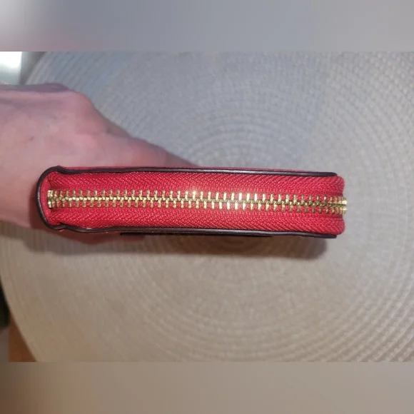 Kate Spade small zip-around wallet in bright red EUC - Picture 6 of 8